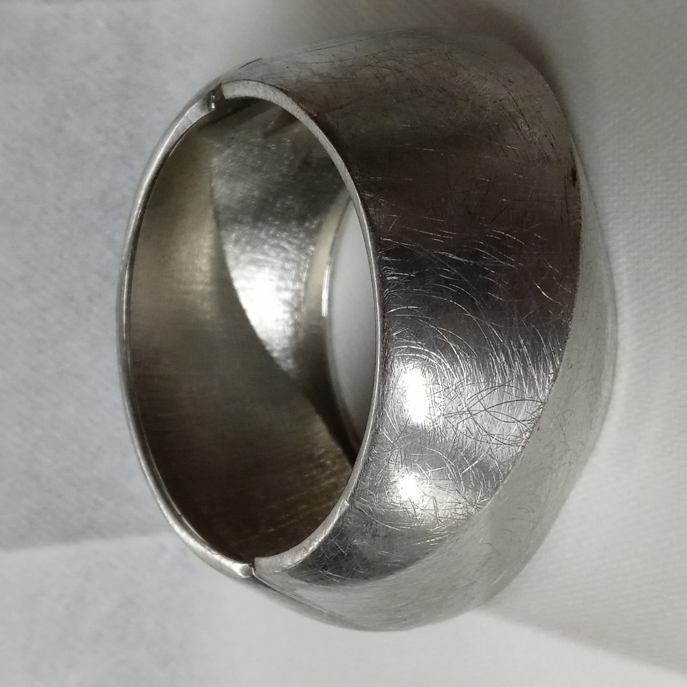 VTG Silver Hinged Bangle Bracelet